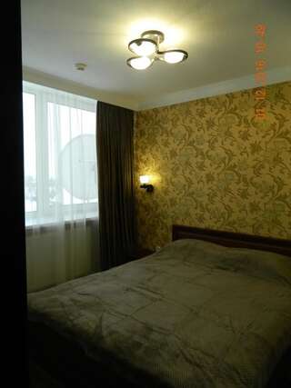 Отель Dubno Дубно Двухместный номер Делюкс с 1 кроватью и дополнительной кроватью-15